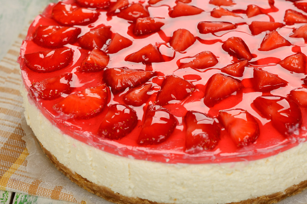 No-bake strawberry cheesecake