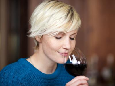 Degustare vino come un sommelier: 3 passaggi fondamentali e 5 consigli