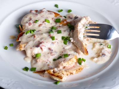 Petto di pollo al latte: cremoso e velocissimo da fare!