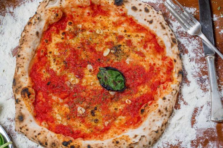 Come fare la pizza marinara ricetta e calorie della pizza rossa