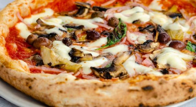 Pizza capricciosa fatta in casa: un trionfo di sapori!