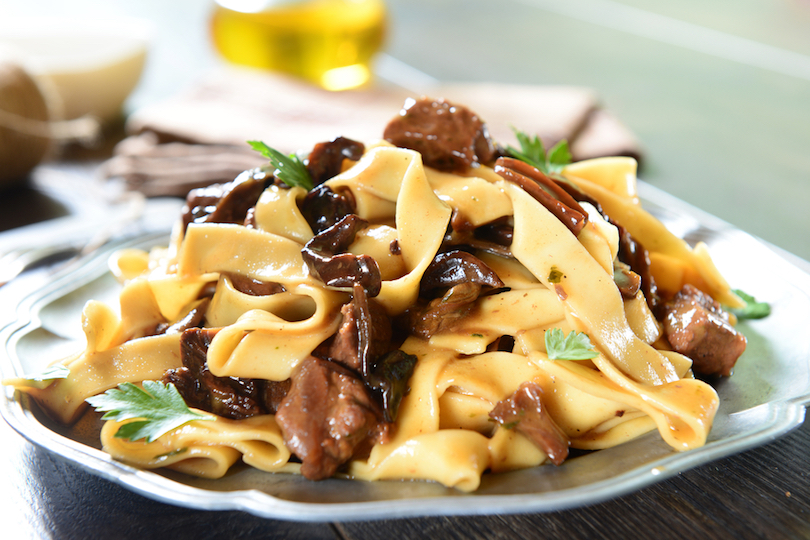 Pasta funghi e salsiccia