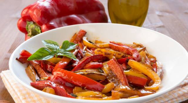 Come fare la peperonata? Ecco la ricetta del più celebre contorno siciliano!