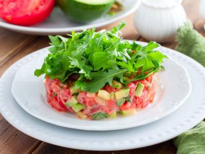 Tartare di pomodori: la ricetta perfetta per gli antipasti estivi