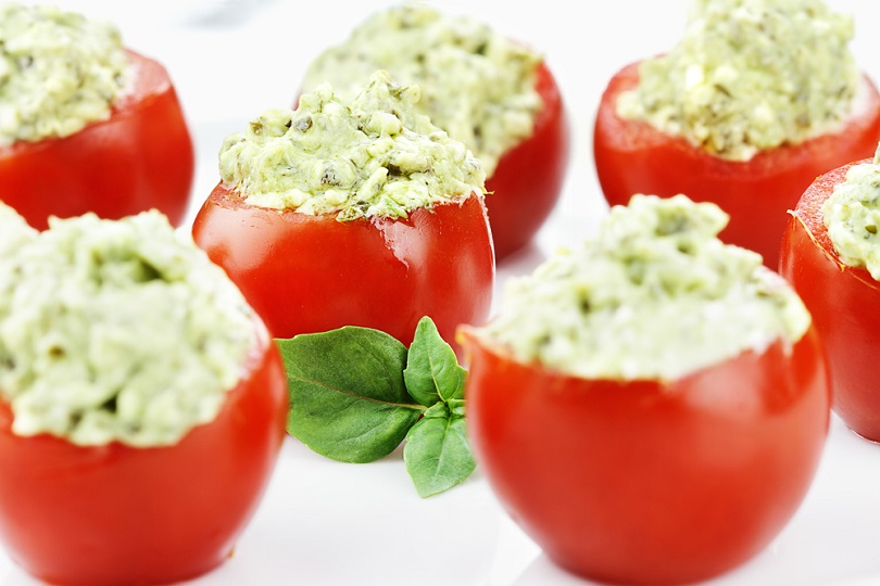 Pomodorini ripieni di avocado
