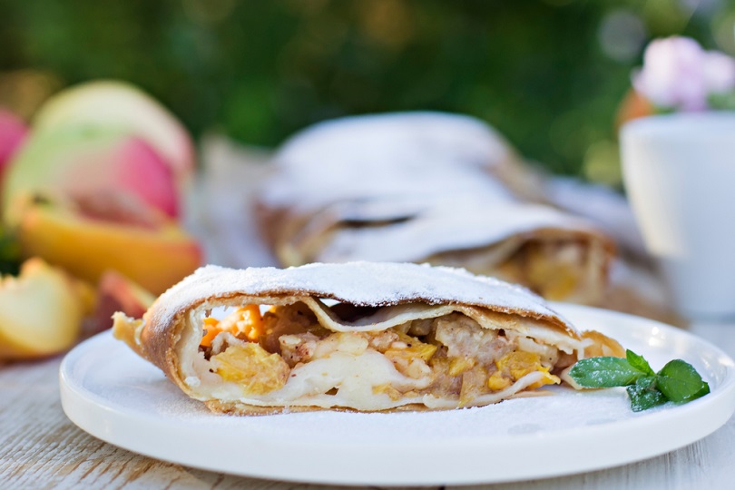 strudel alle pesche