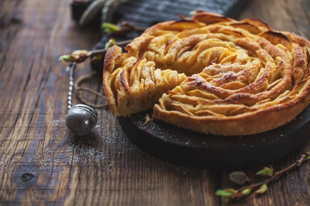 La ricetta della torta di mele: 10 varianti del dolce di mele soffice e  gustoso