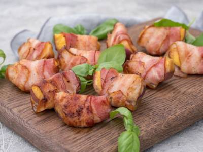 Sfiziosi bocconcini di albicocche e bacon