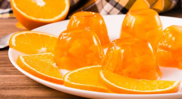 Gelatina di arance fatta in casa: perfetta come fine pasto!