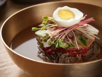 Zuppa di noodles alle verdure: un piatto tipico della cucina orientale