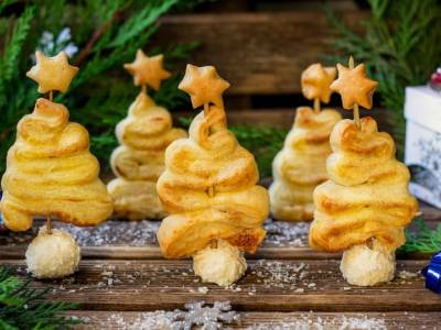 Alberelli di pasta sfoglia segnaposto: un’ottima idea per le feste!