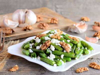 Insalata di fagiolini al formaggio e noci: un contorno buonissimo!