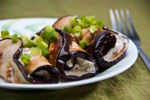 Involtini di melanzane grigliate con formaggio spalmabile