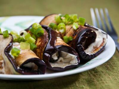 Involtini di melanzane grigliate con formaggio spalmabile