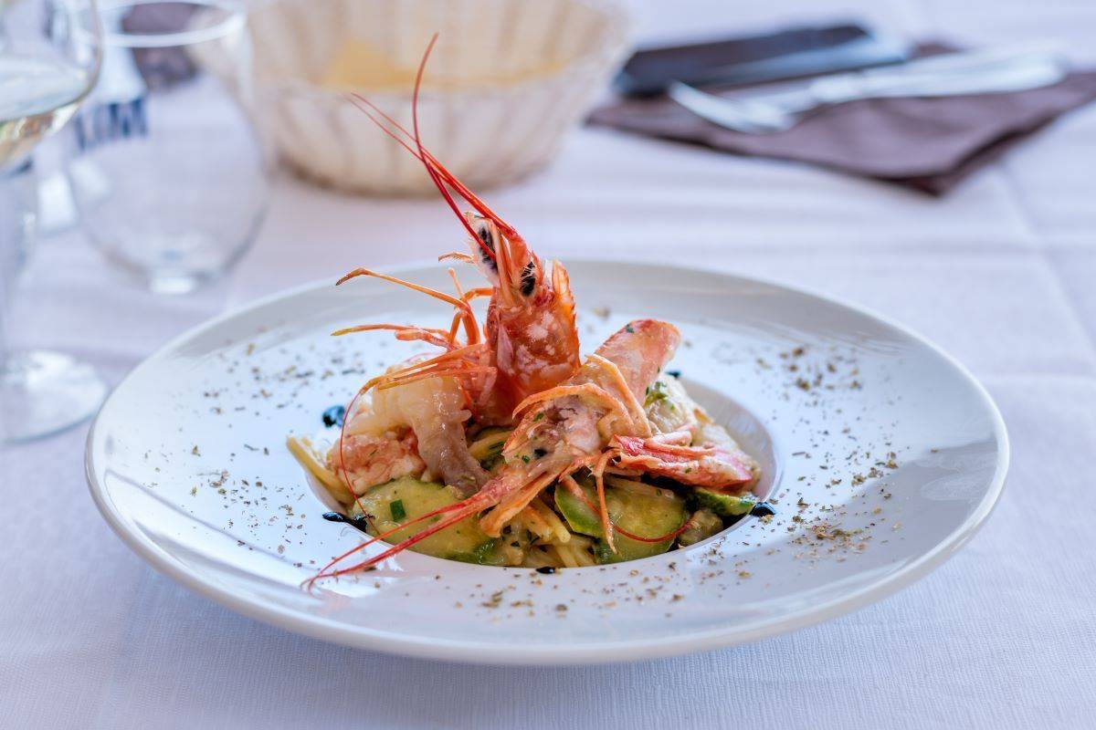 Pasta with prawns and courgettes