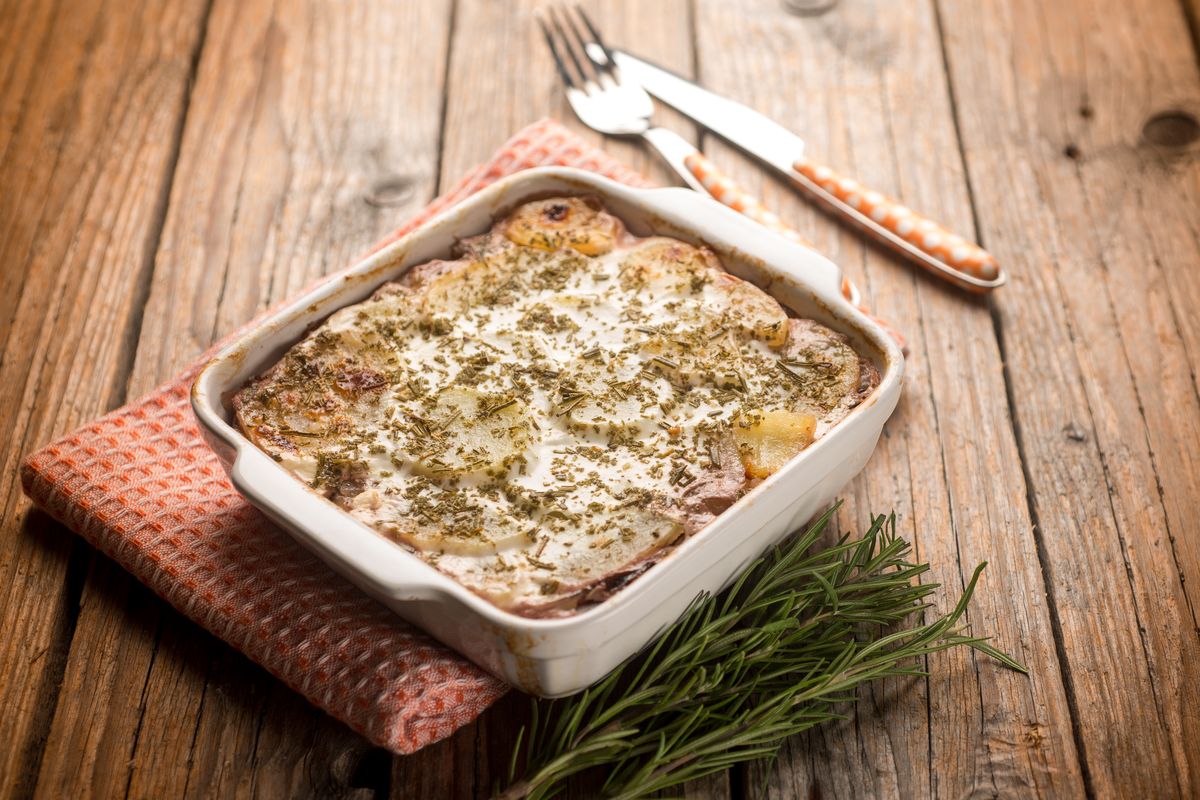 Baked potatoes au gratin