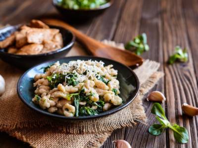 Straccetti di pollo agli spinaci: un secondo piatto semplicissimo!