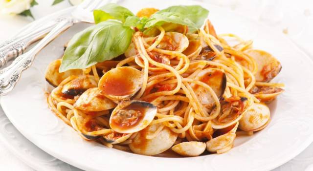 Spaghetti alle vongole: pomodoro sì o no?