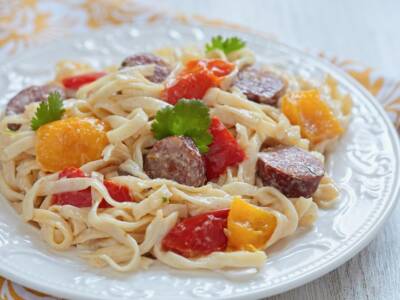 Tagliatelle salsiccia e peperoni