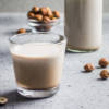 Latte di nocciole