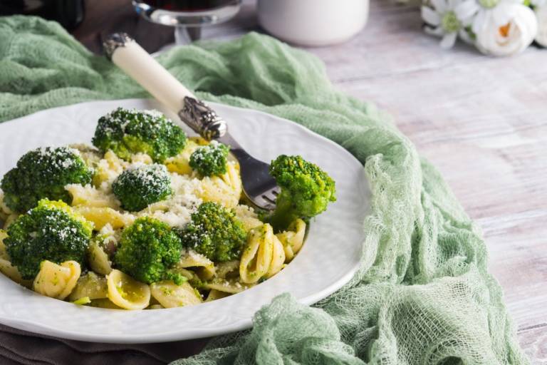 Come Fare Le Orecchiette Con Broccoli: Ricetta Originale E Varianti