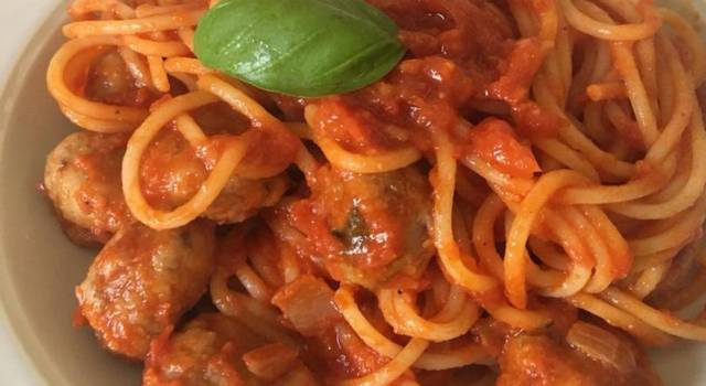 La ricetta degli spaghetti con le polpette di Lilly e il Vagabondo