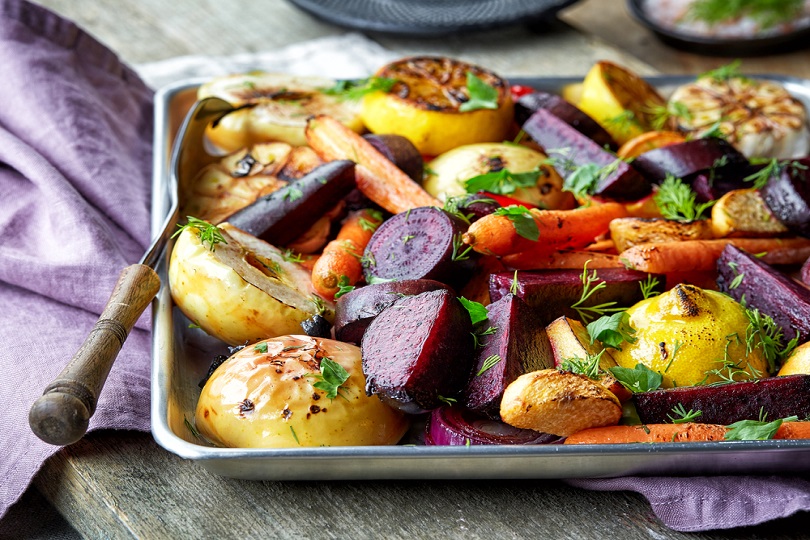 Patate e barbabietole al forno