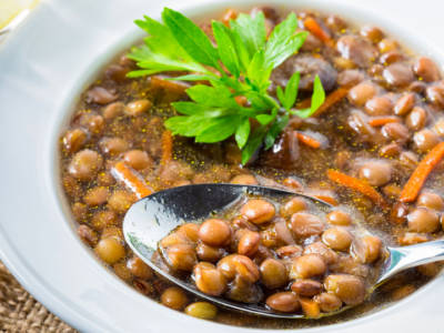 Il modo corretto e i segreti per cucinare le lenticchie