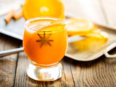 Brindiamo al Natale con un punch analcolico all’arancia!