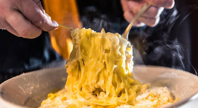 Il National Fettuccine Alfredo Day celebrato in collaborazione con Parmigiano Reggiano!
