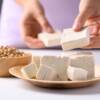 Tofu fatto in casa: ecco la ricetta del formaggio di soia