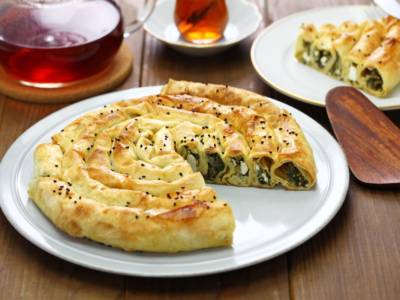 Torta rustica cicoria e formaggio: un piatto unico semplicemente buonissimo!