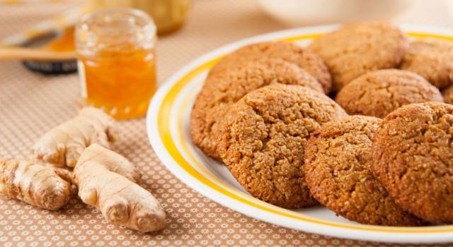 Biscotti allo zenzero fatti in casa: la ricetta per i biscottini deliziosi e profumati