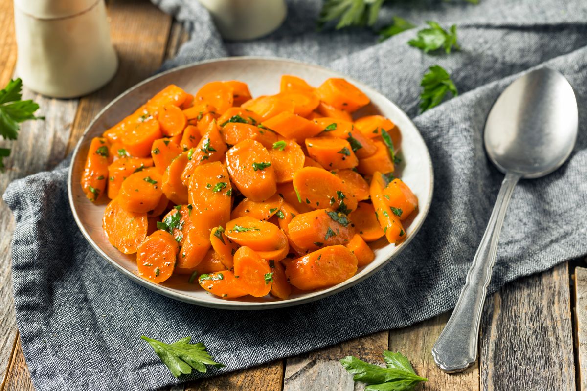 Pan-fried carrots in butter