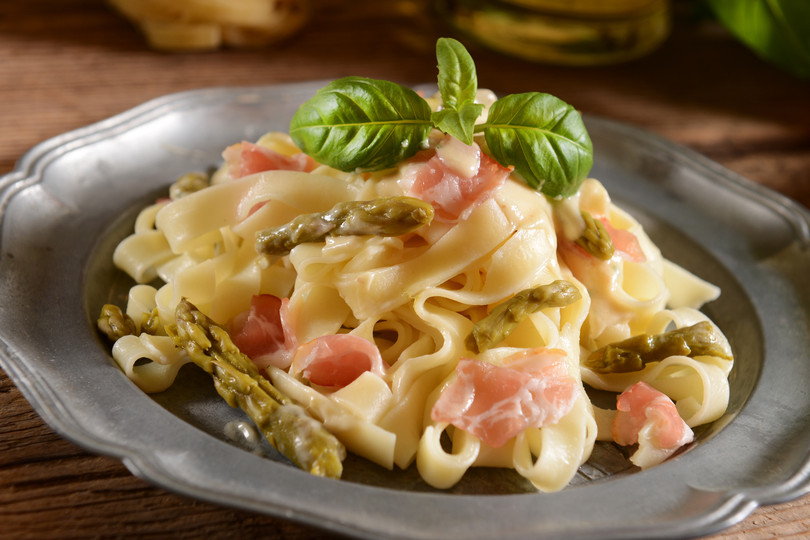 Pasta asparagi e prosciutto