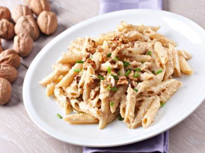 Pasta con crema di noci e funghi: un’idea per i vostri pranzi!