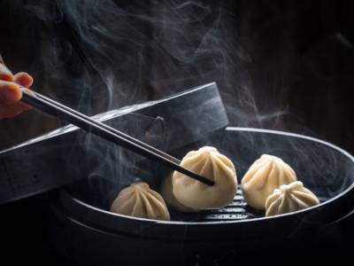 Scopriamo insieme la ricetta dei ravioli al vapore cinesi: ma quanto sono buoni?