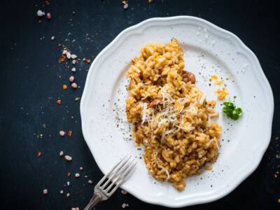 Risotto funghi e salsiccia: un primo piatto meraviglioso