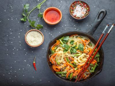 spaghetti di soia con verdure