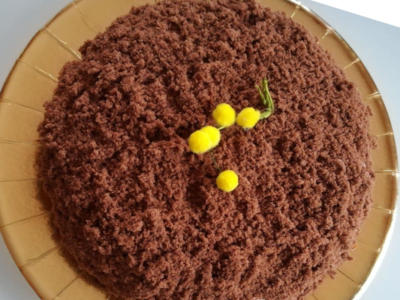 Torta mimosa al cioccolato: perfetta per la Festa della Donna!