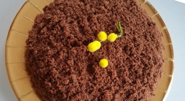 Torta mimosa al cioccolato: perfetta per la Festa della Donna!