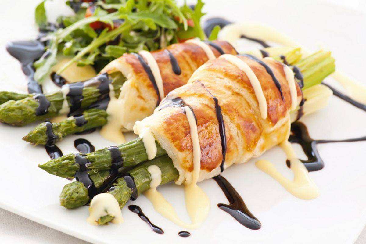 Involtini di sfoglia e asparagi