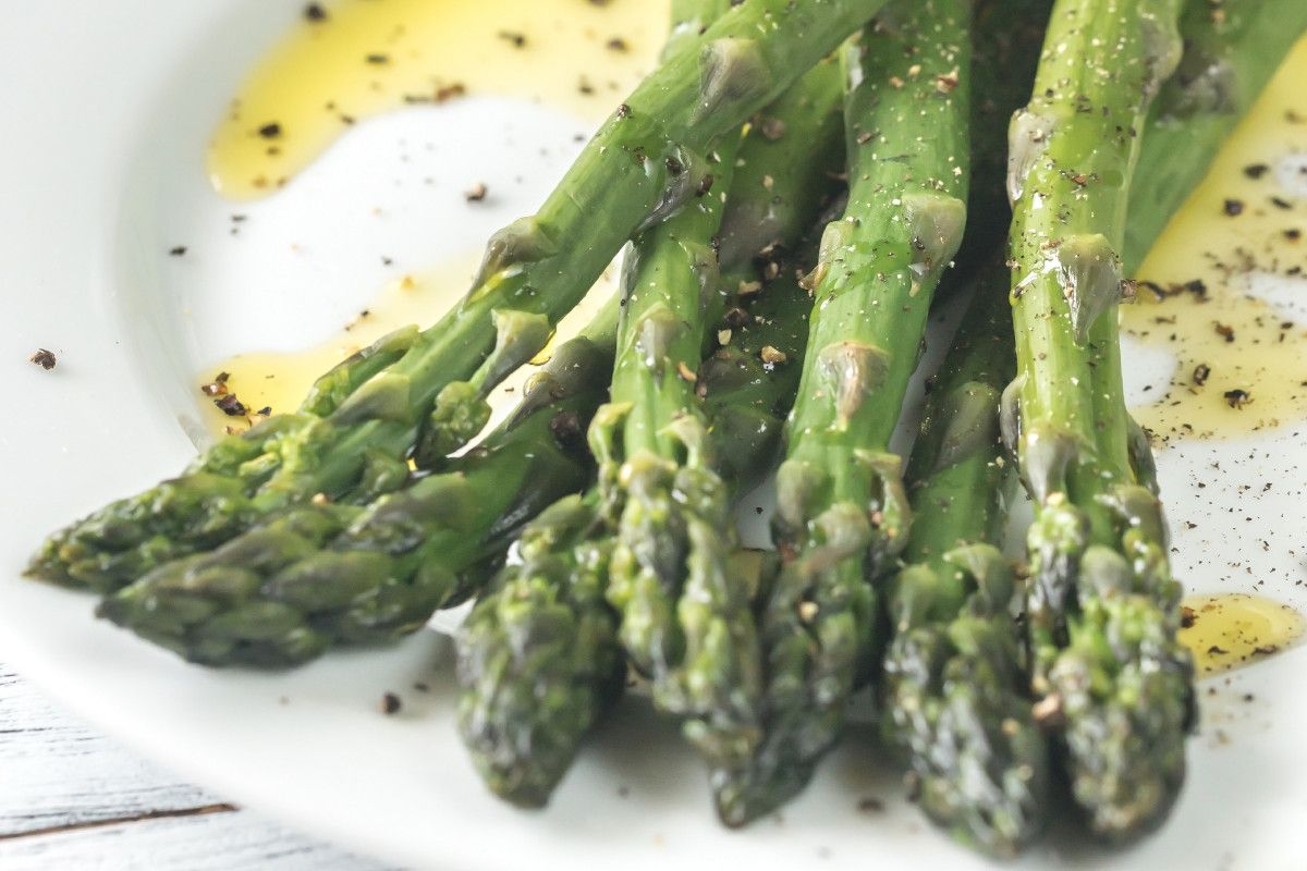 Asparagus in the pan