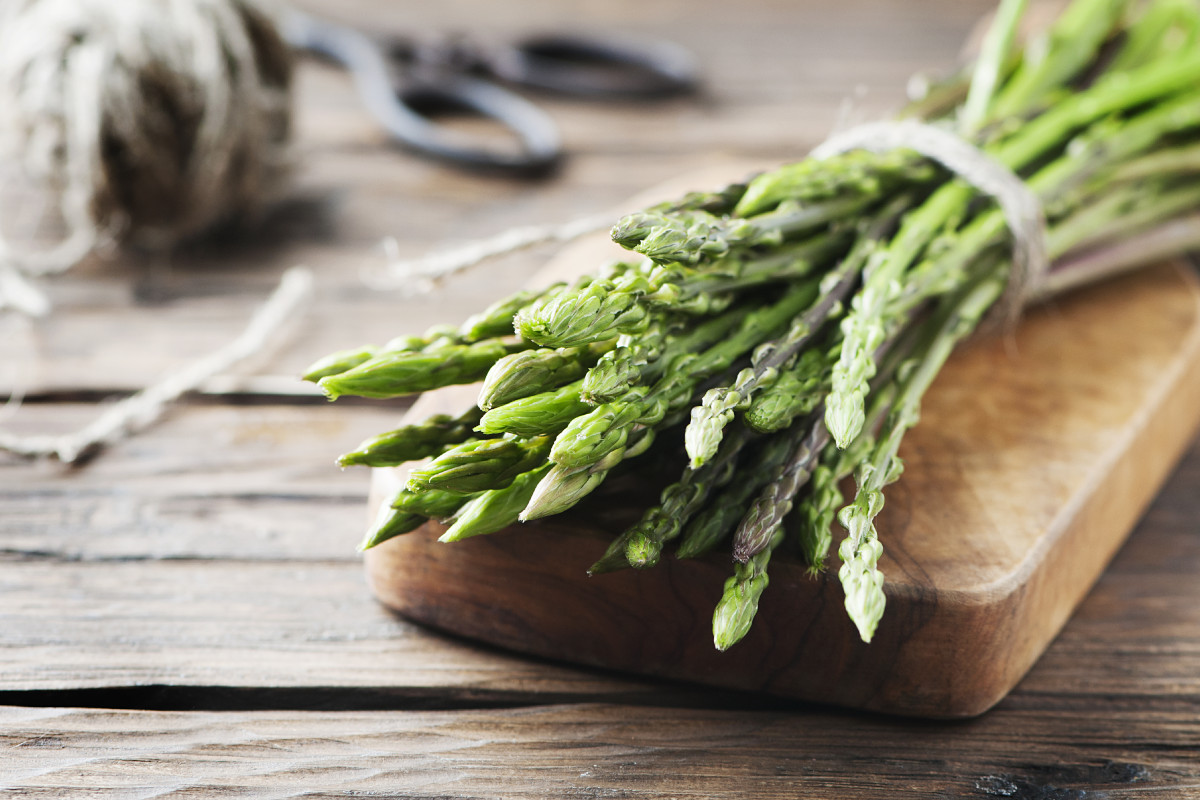 Come si cuociono gli asparagi selvatici: ricette, consigli e come pulirli