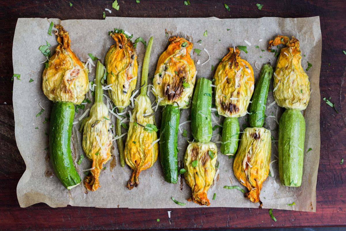 Fiori di zucca ripieni