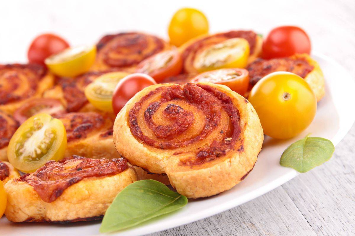 Puff pastry pizzas