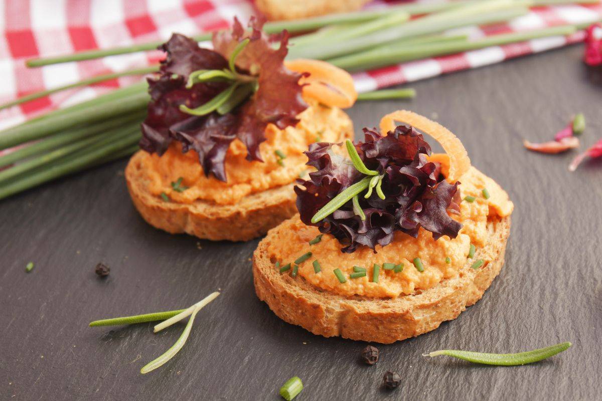 Canapes with tomatoes