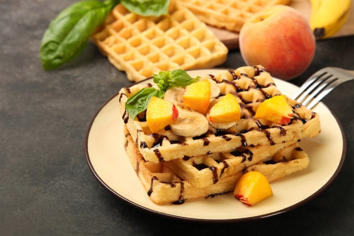 waffle con frutta e cioccolato