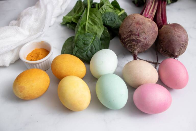 Come Fare Le Uova Colorate Per Pasqua Come fare le uova colorate, sode e decorate: perfette per Pasqua