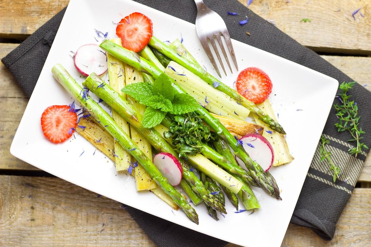 Insalata asparagi e rabarbaro